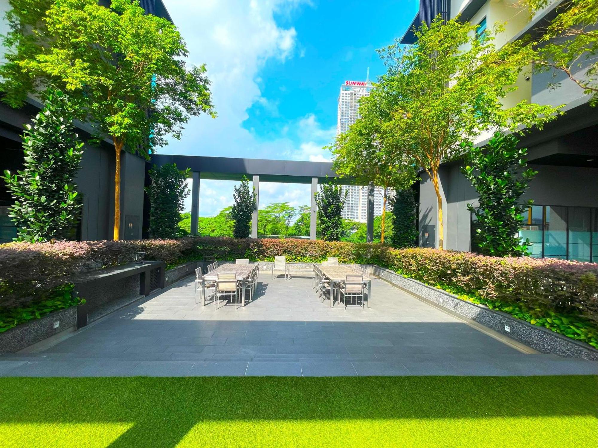Astra At Opus Residences Куала-Лумпур Экстерьер фото